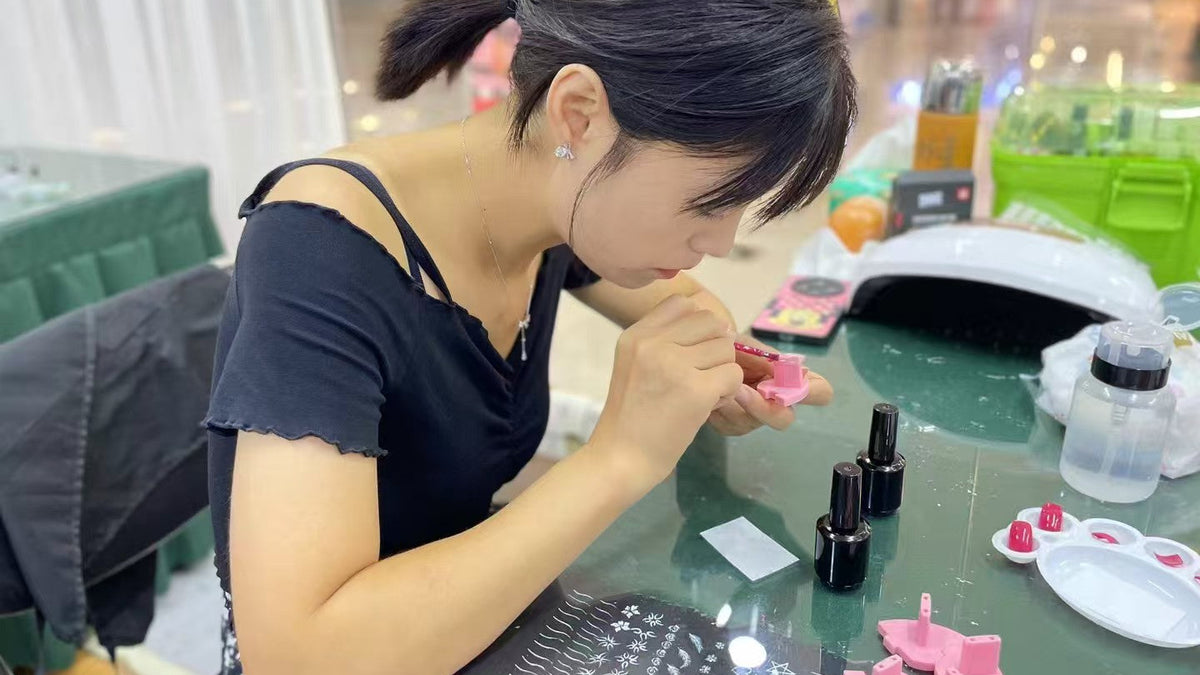 Salons & nail bars