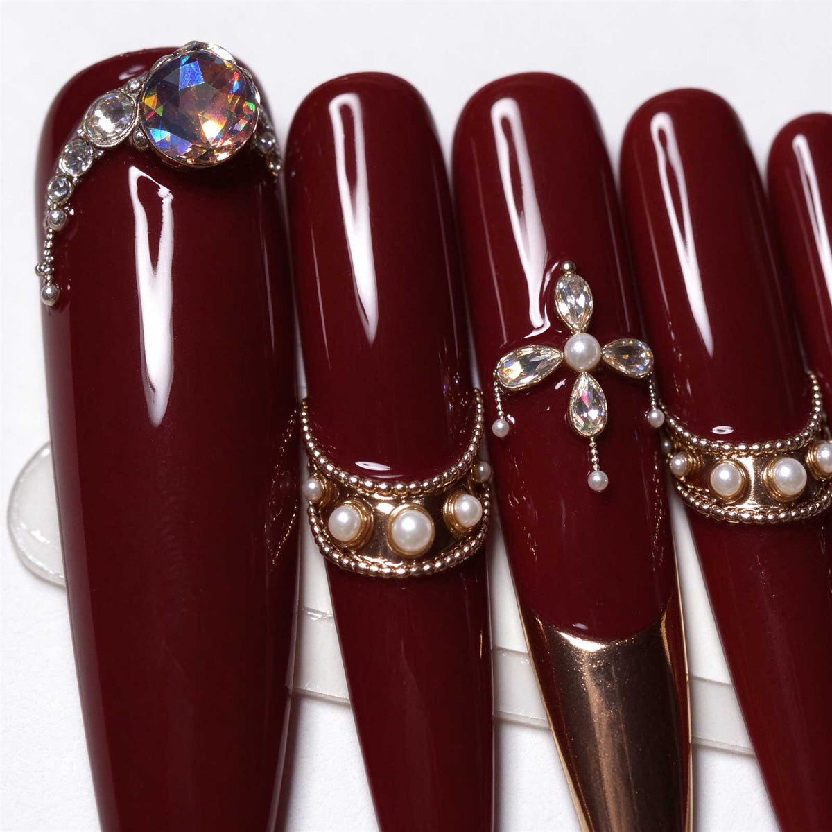 Crimson Heirloom: Burgundy Pearl Chain and Crystal Press-On Nails