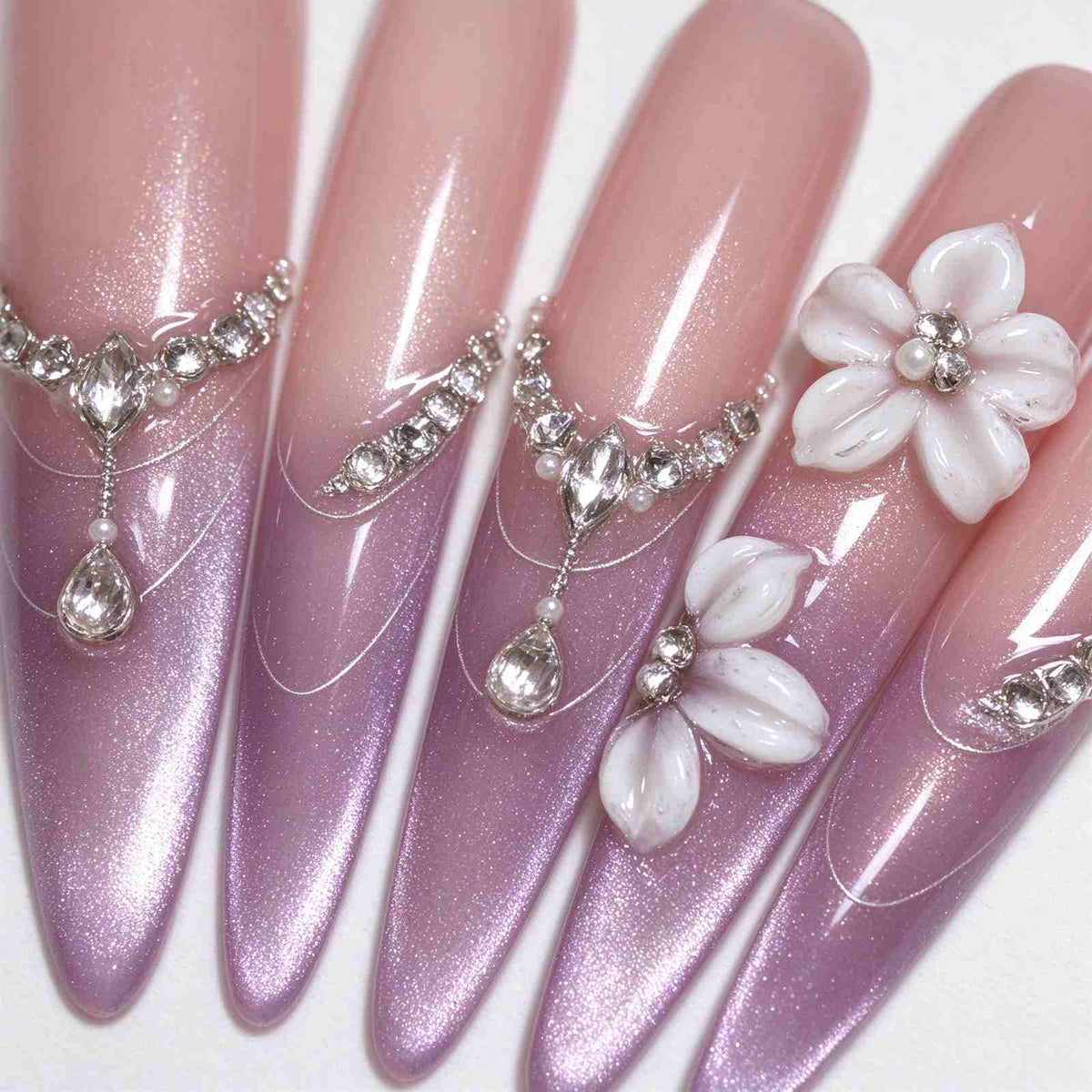 Peach Blossom Haze: Pink-to-Lavender Cat-Eye Floral Press-On Nails